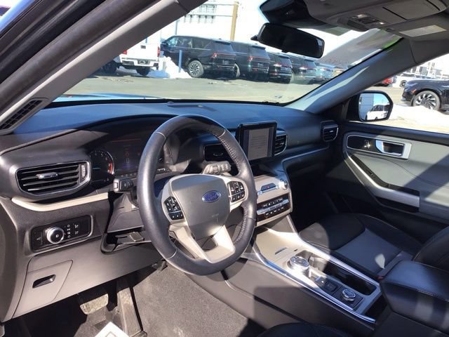 Certified 2023 Ford Explorer XLT w/ Equipment Group 202A AWD/4WD image 8