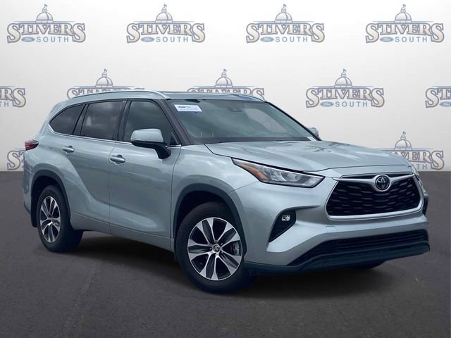 Used 2020 Toyota Highlander XLE FWD image 1