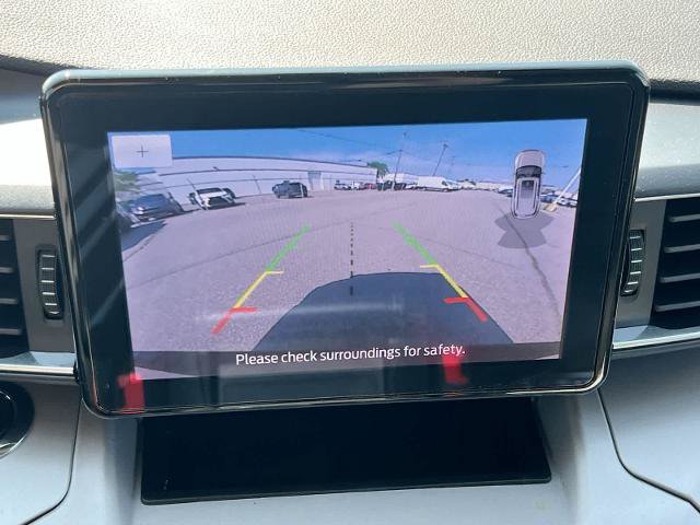 Certified 2024 Ford Explorer XLT w/ Equipment Group 202A AWD/4WD image 29