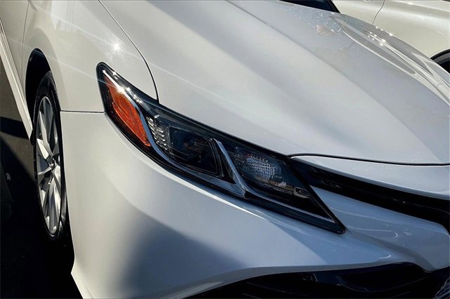 Used 2019 Toyota Camry LE image 29
