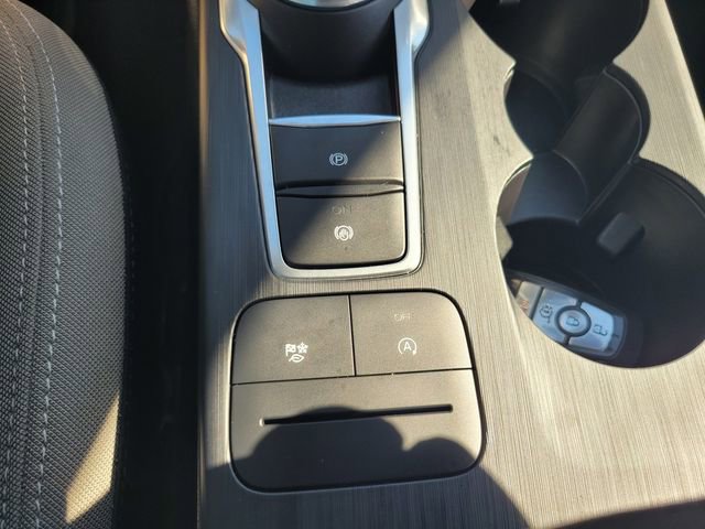 Certified 2022 Ford Escape SE w/ SE Sport Appearance Package image 25