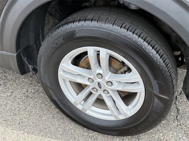 Certified 2023 Ford Explorer XLT w/ Equipment Group 202A image 5