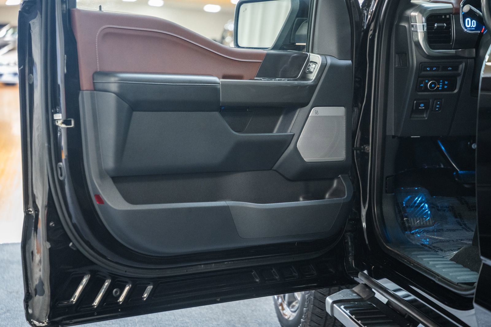 Certified 2023 Ford F150 Lariat w/ Equipment Group 502A High image 48