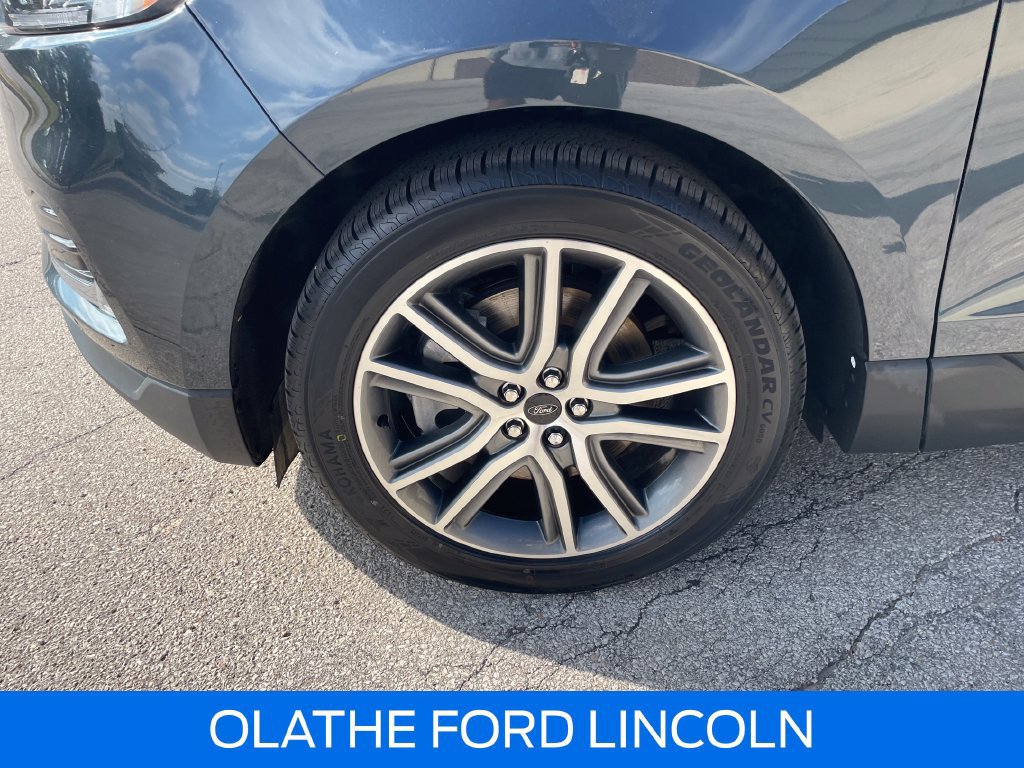 Certified 2024 Ford Edge Titanium w/ Equipment Group 301A AWD/4WD image 31