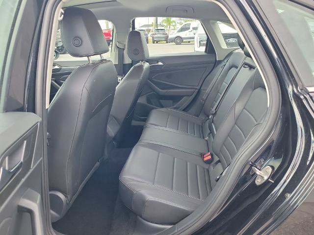 Used 2024 Volkswagen Jetta SE FWD image 11