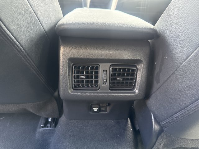 Used 2025 Toyota Camry SE FWD image 18