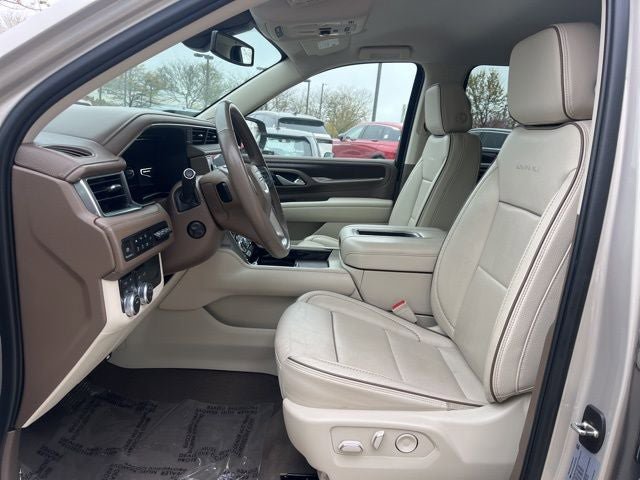 Used 2022 GMC Yukon XL Denali AWD/4WD image 25