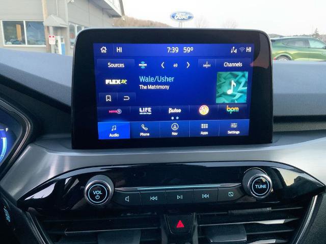 Certified 2022 Ford Escape Titanium w/ Class II Trailer Tow Package image 16