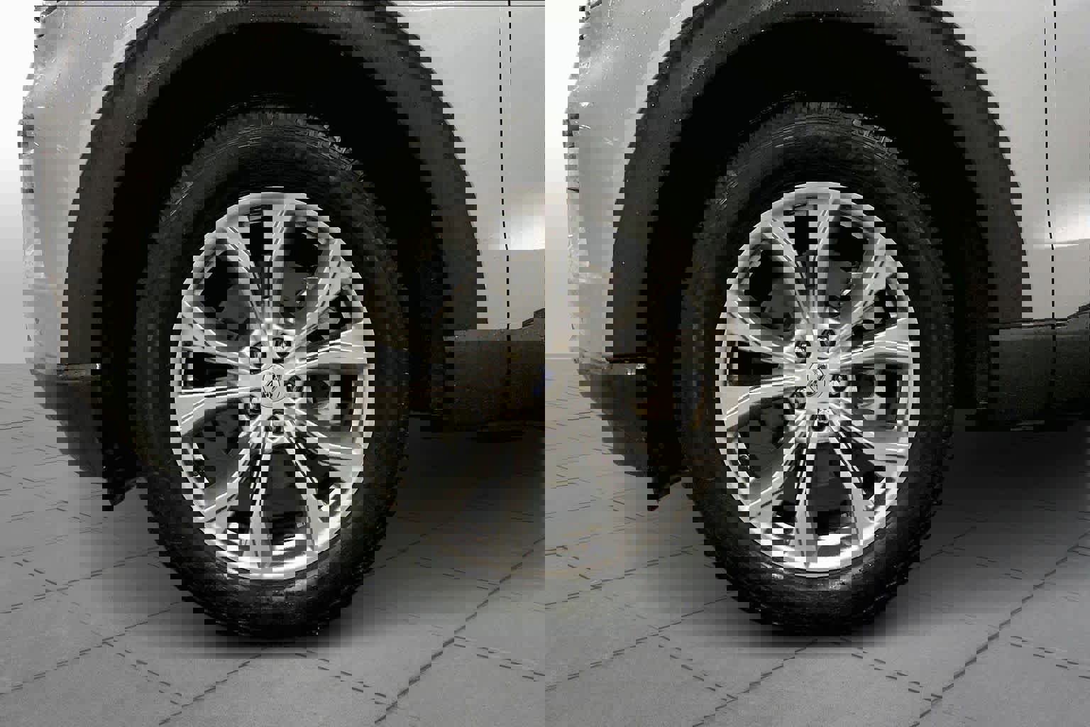 Certified 2022 Ford Explorer Limited w/ Equipment Group 301A image 9