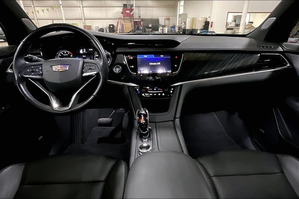 Used 2024 Cadillac XT6 Premium Luxury AWD/4WD image 14