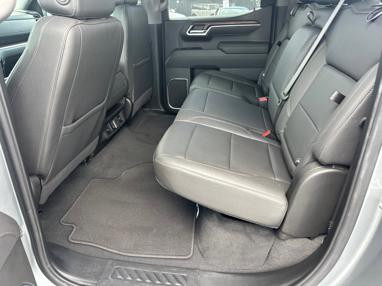 Used 2025 GMC Sierra 1500 SLT AWD/4WD image 22