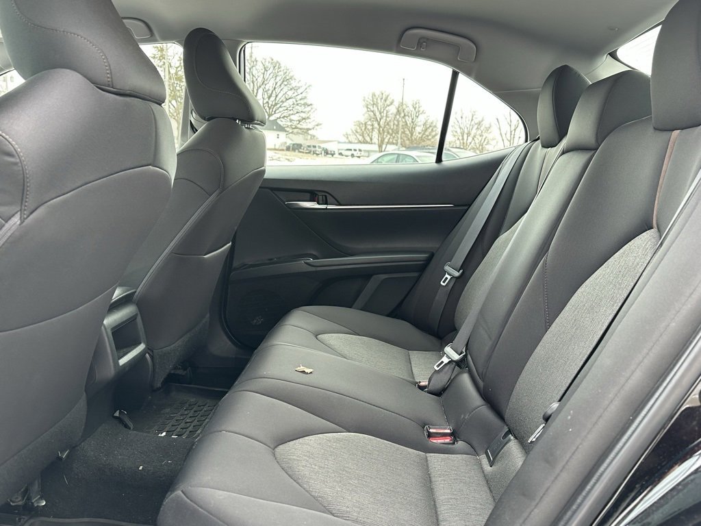 Used 2019 Toyota Camry LE image 14