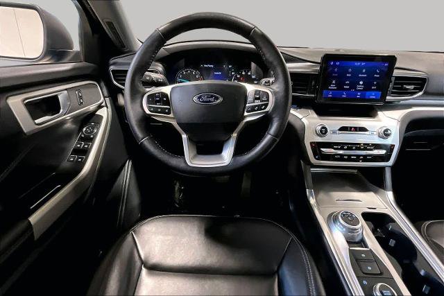 Certified 2022 Ford Explorer XLT w/ Equipment Group 202A AWD/4WD image 10