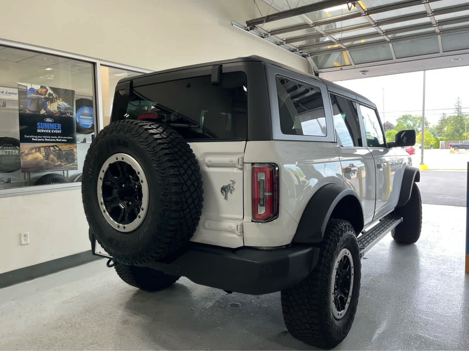 Certified 2023 Ford Bronco Outer Banks w/ Sasquatch Package AWD/4WD image 8