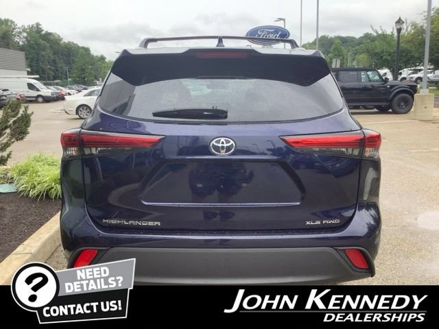 Used 2022 Toyota Highlander XLE AWD/4WD image 4