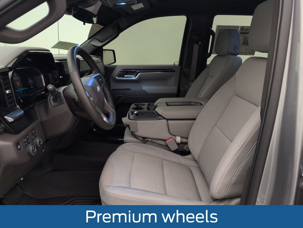 Used 2026 Chevrolet Silverado 1500 LT w/ Z71 Off-Road Package AWD/4WD image 4