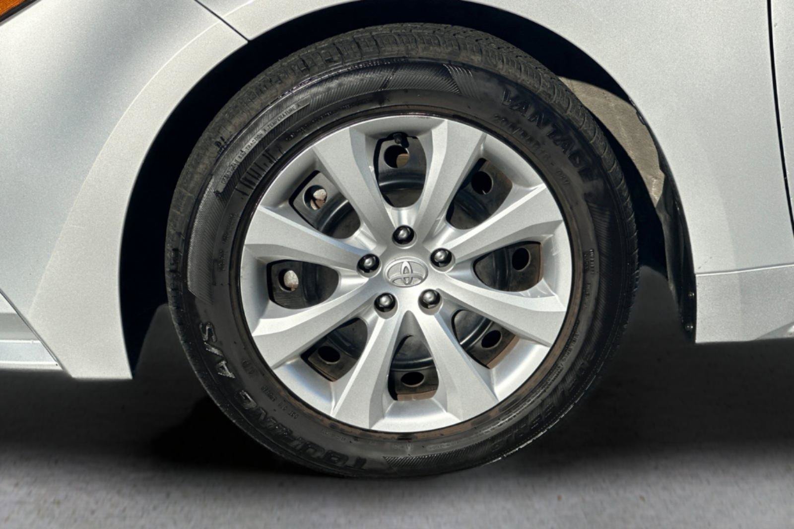 Used 2024 Toyota Corolla LE FWD image 22