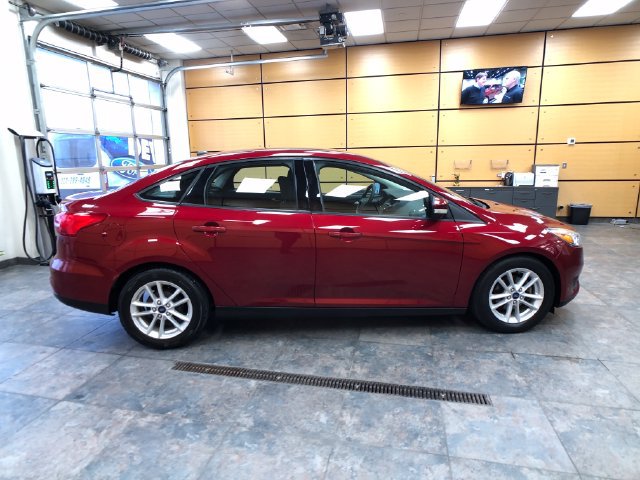 Certified 2017 Ford Focus SE FWD image 8