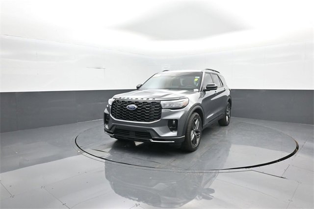 Certified 2025 Ford Explorer ST-Line w/ Premium Package image 3