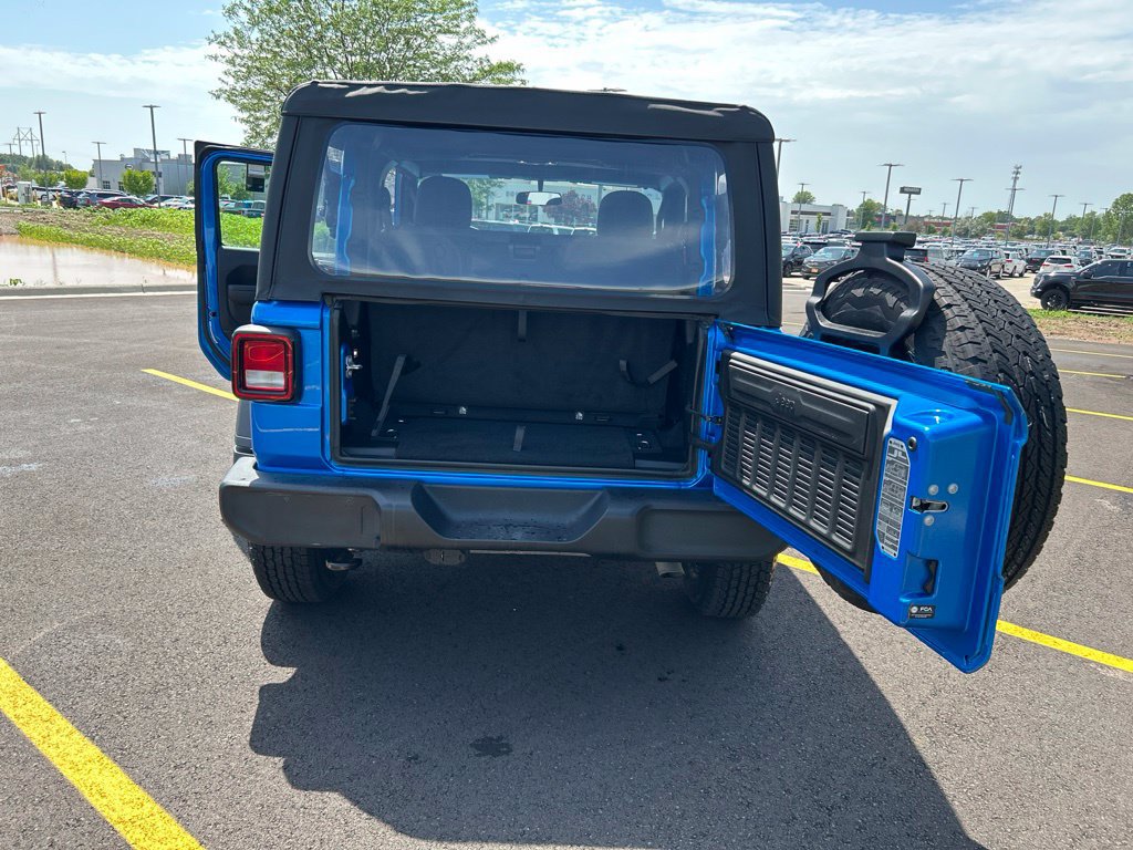 Used 2023 Jeep Wrangler Sport AWD/4WD image 18