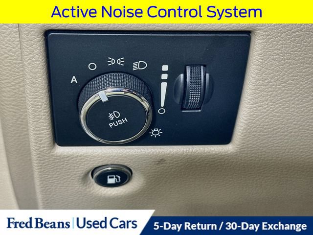 Used 2020 Jeep Grand Cherokee Overland AWD/4WD image 13
