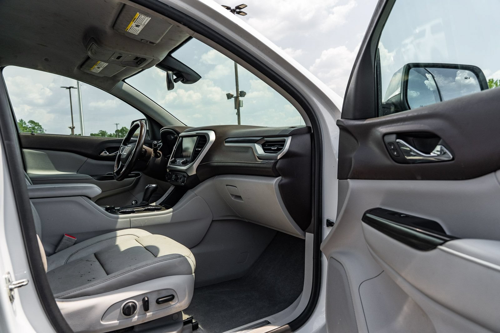Used 2018 GMC Acadia SLT FWD image 11