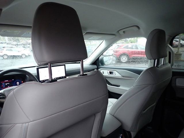 Certified 2025 Ford Explorer Active w/ Active Comfort Package AWD/4WD image 18