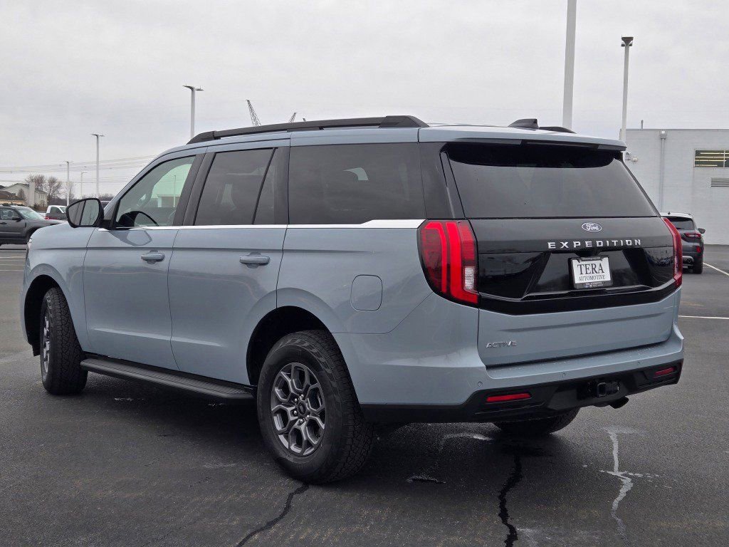 Certified 2025 Ford Expedition Active AWD/4WD image 22