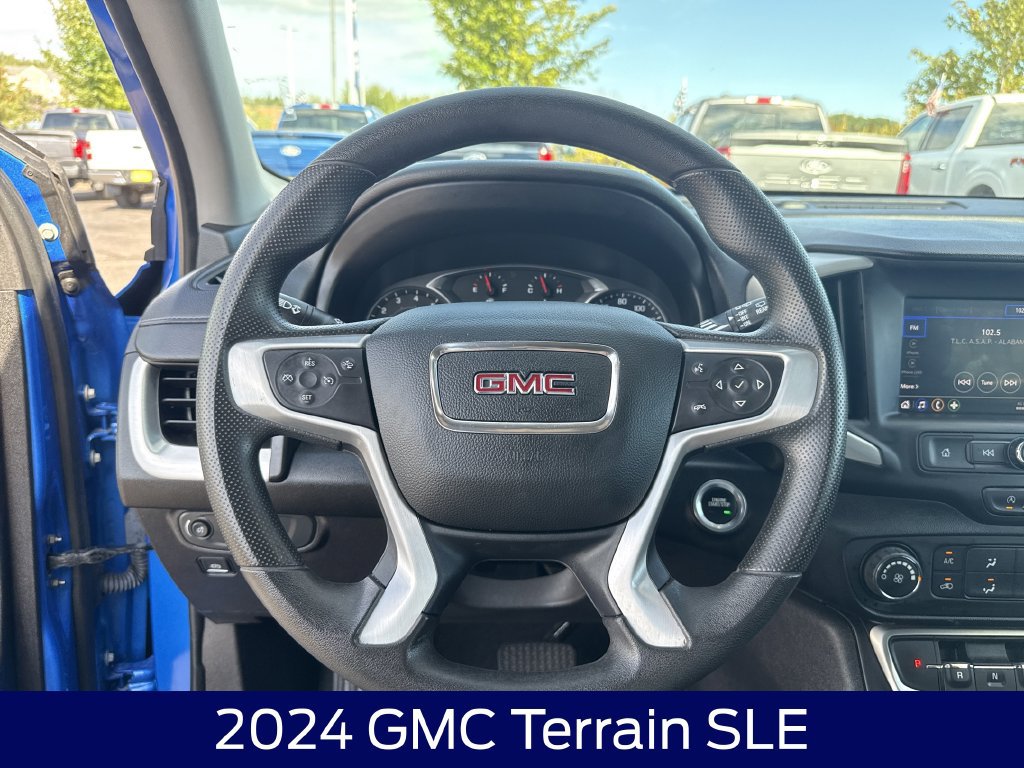Used 2024 GMC Terrain SLE AWD/4WD image 18