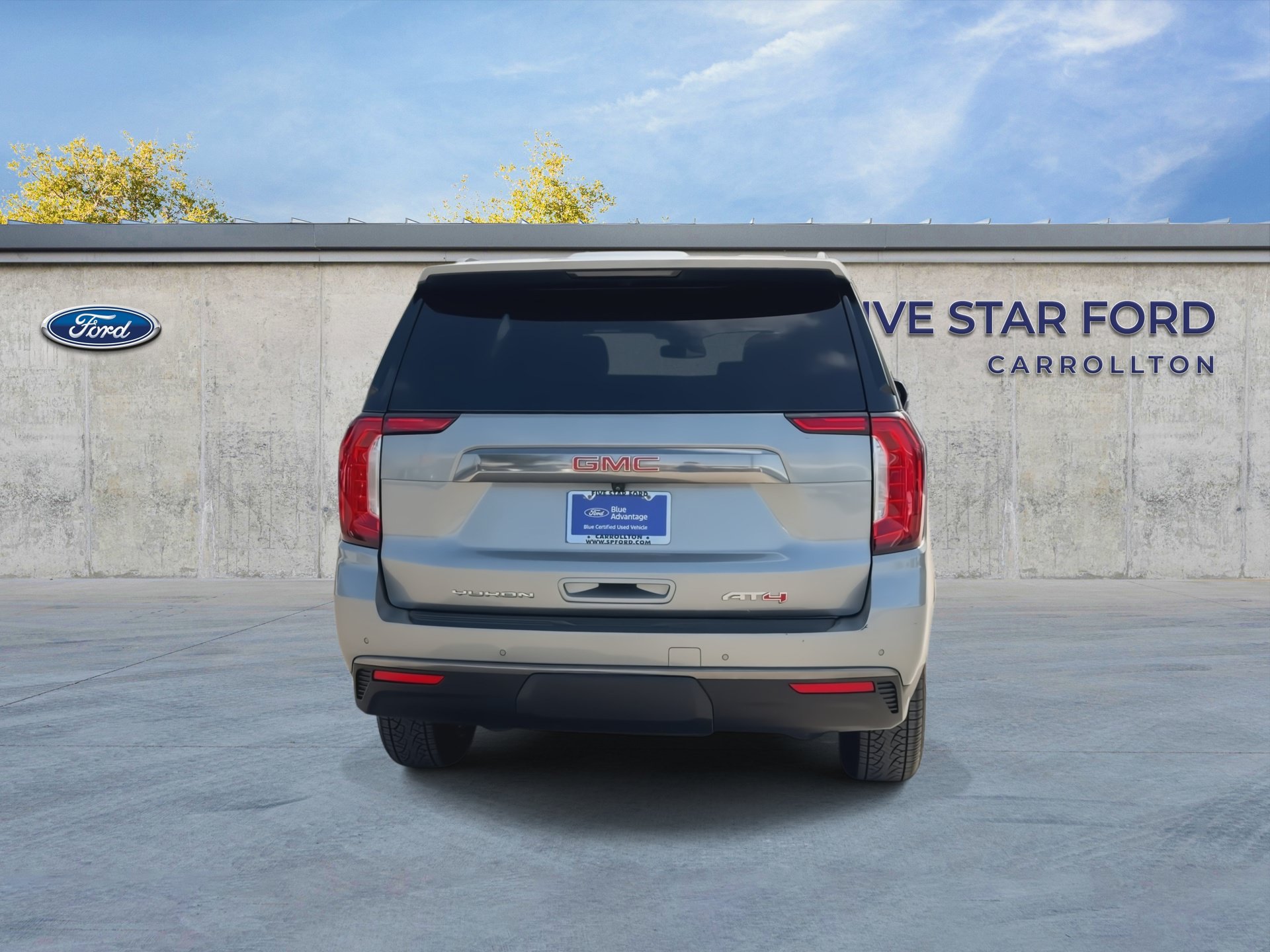 Used 2024 GMC Yukon AT4 w/ Technology Package AWD/4WD image 7
