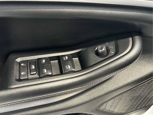 Used 2023 Jeep Grand Cherokee Limited AWD/4WD image 22
