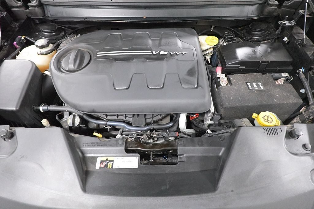 Used 2017 Jeep Cherokee Overland AWD/4WD image 35
