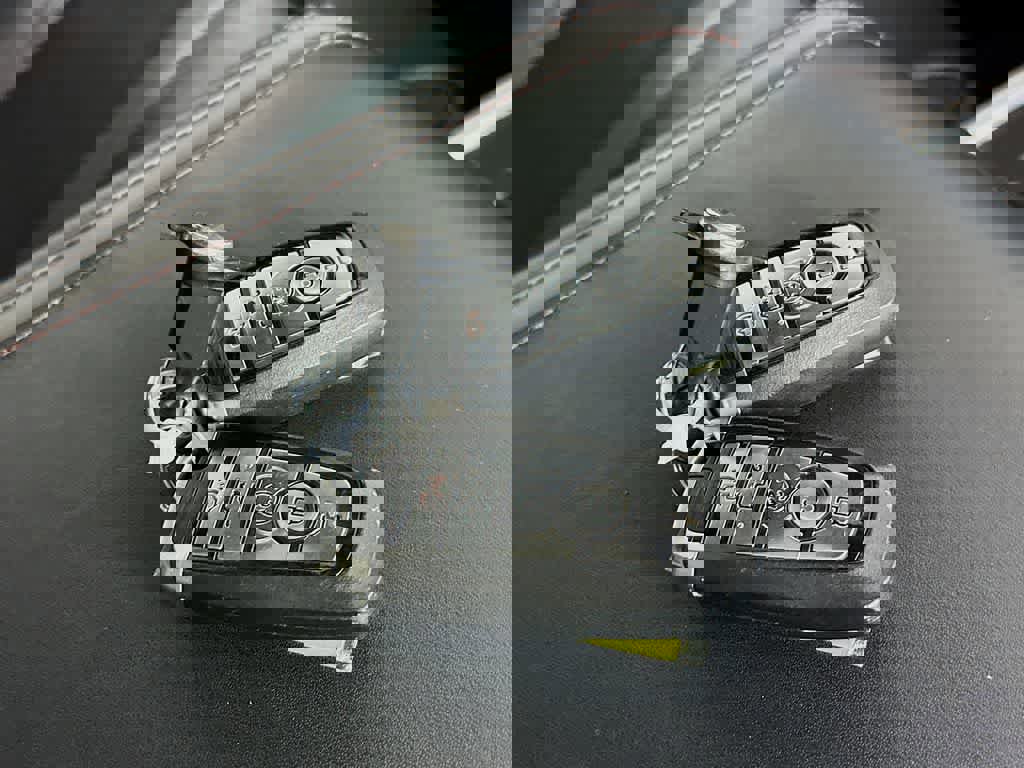 Certified 2019 Ford F150 Platinum w/ Equipment Group 701A Luxury image 25