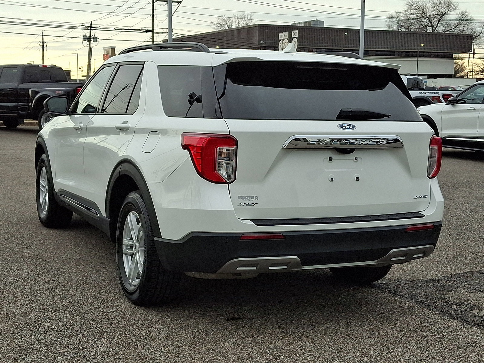 Certified 2023 Ford Explorer XLT w/ Equipment Group 202A image 5