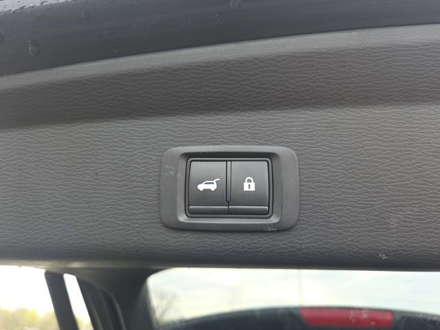 Used 2022 Mitsubishi Outlander SE AWD/4WD image 16