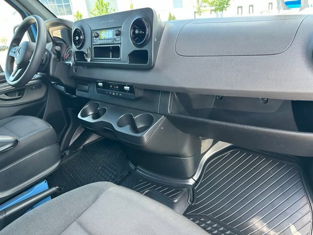 Used 2024 Mercedes-Benz Sprinter 2500 image 11