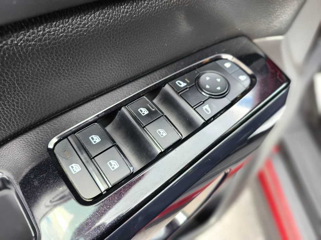 Used 2022 Nissan Pathfinder SV w/ SV Premium Package AWD/4WD image 18