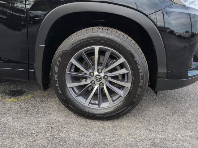 Used 2018 Toyota Highlander XLE AWD/4WD image 4