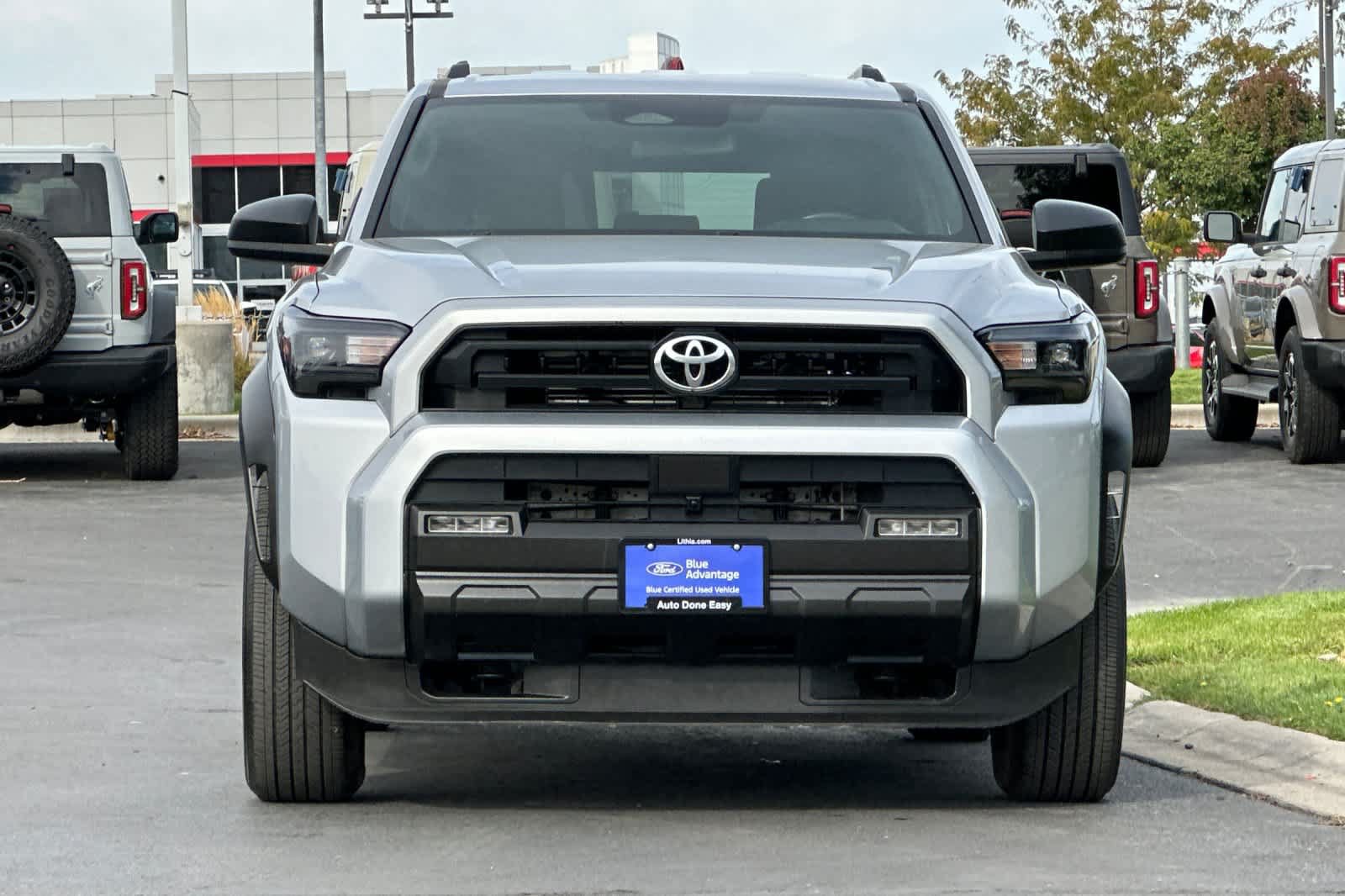 Used 2025 Toyota 4Runner SR5 AWD/4WD image 10
