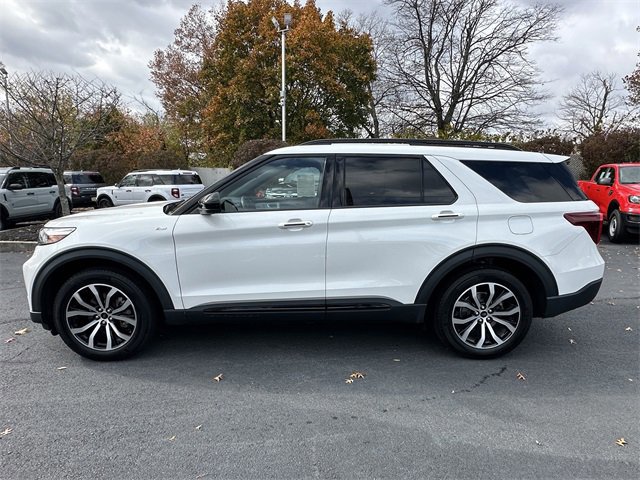 Certified 2022 Ford Explorer ST-Line w/ Class IV Trailer Tow Package image 2