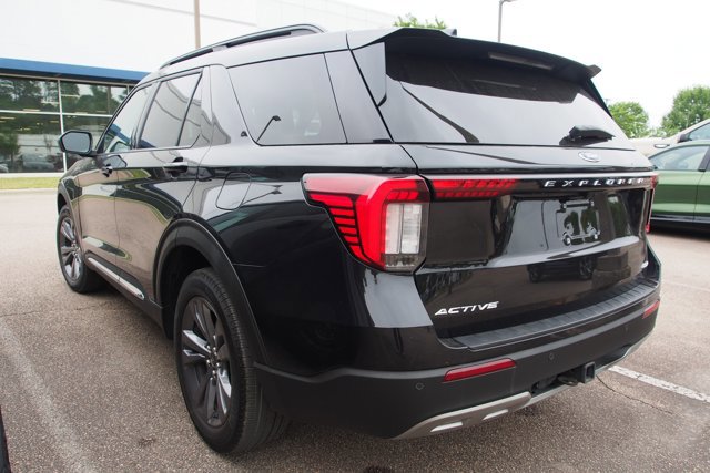 Certified 2025 Ford Explorer Active w/ Active Comfort Package AWD/4WD image 5