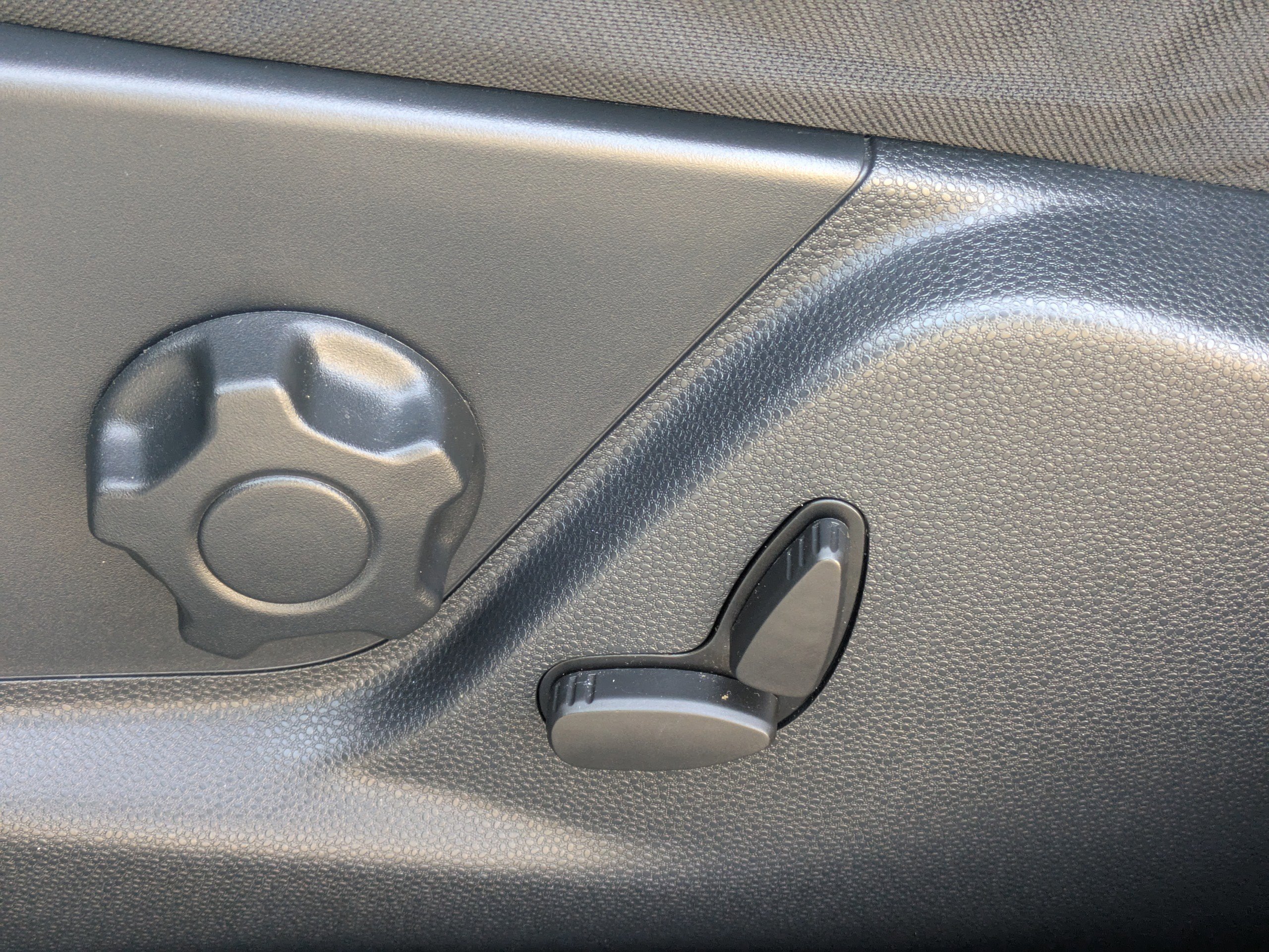 Certified 2019 Ford EcoSport SE w/ SE Convenience Package image 26