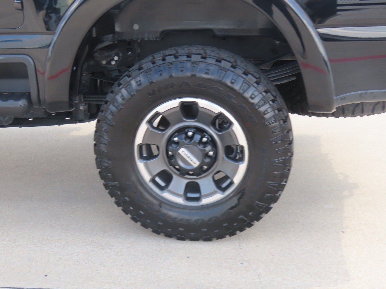 Certified 2024 Ford F350 Platinum w/ Tremor Off-Road Package AWD/4WD image 14