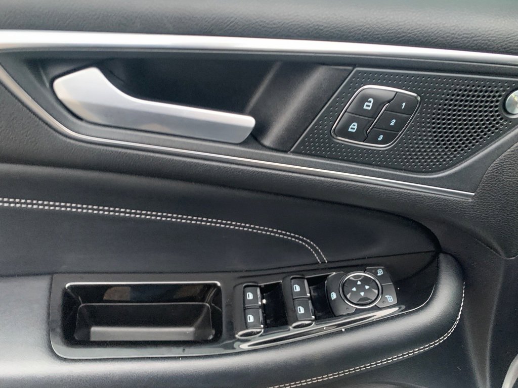 Certified 2020 Ford Edge Titanium w/ Cargo Accessory Package image 9