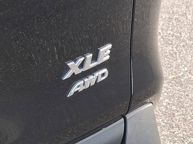 Used 2021 Toyota RAV4 XLE w/ Convenience Package image 29