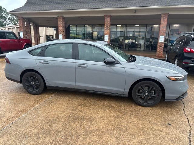 Used 2025 Honda Accord SE image 7
