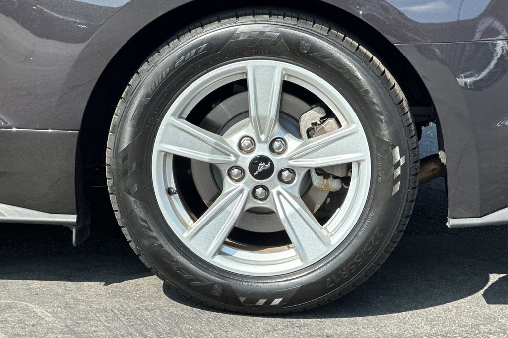Certified 2022 Ford Mustang Coupe RWD image 27