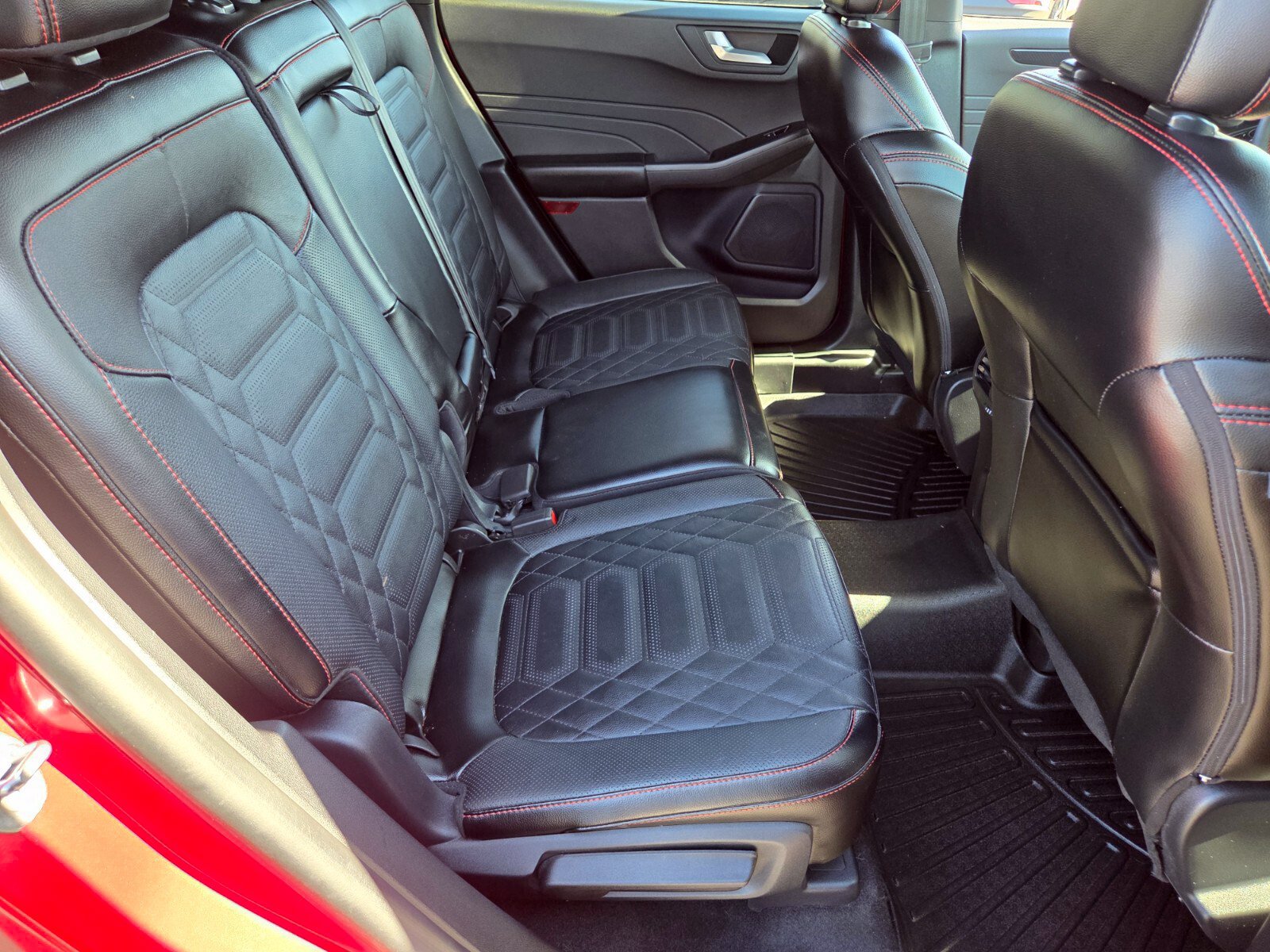 Certified 2024 Ford Escape ST-Line Elite w/ Premium Technology Package AWD/4WD image 15