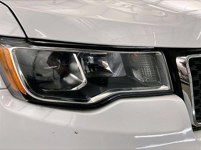 Used 2019 Jeep Grand Cherokee Limited AWD/4WD image 27