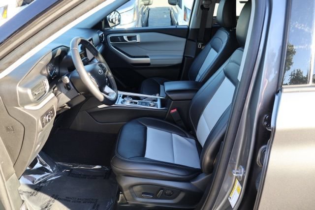 Certified 2023 Ford Explorer XLT w/ Equipment Group 202A AWD/4WD image 13